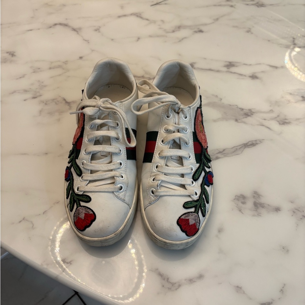 Gucci White Floral Embroidered Sneakers